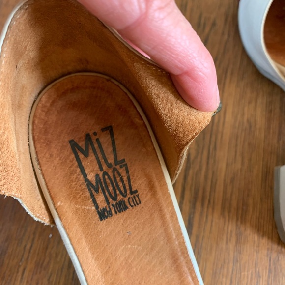Miz Mooz size 7.5-8 beautiful shoe; leather. - Picture 5 of 5